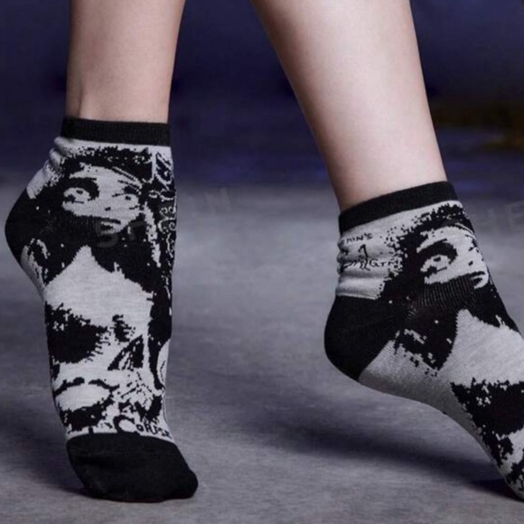 ROMWE Corpse Bride Ankle Socks - Picture 12 of 12
